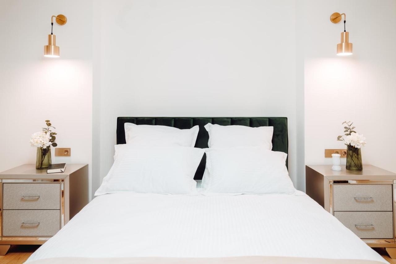 Apartment Fabulous And Fancy City Center Designer Cluj-Napoca