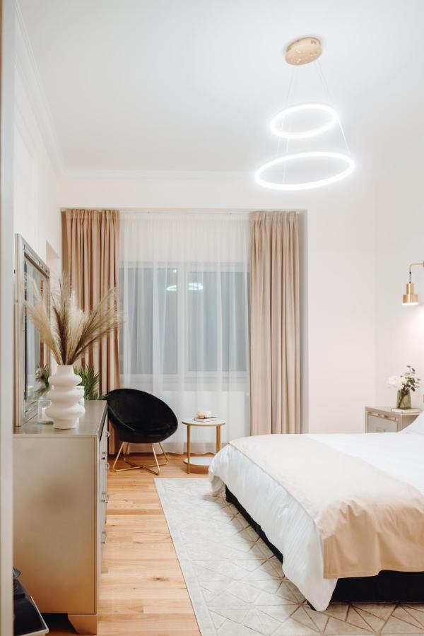 Fabulous And Fancy City Center Designer *