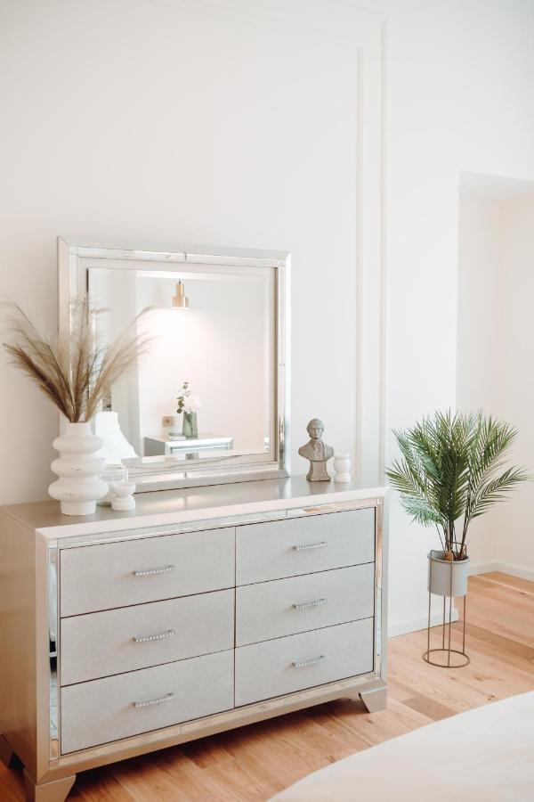 Apartment Fabulous And Fancy City Center Designer Cluj-Napoca